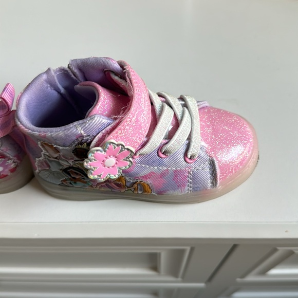 ‼️Disney princess toddler shoes size 6‼️ - Picture 2 of 5